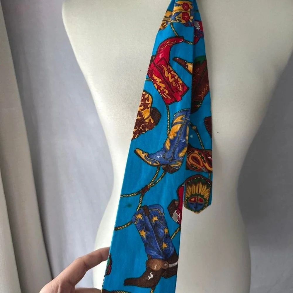 Vibrant rodeo themed tie